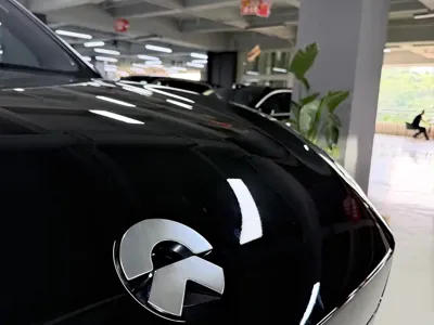Nio ES8