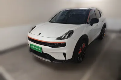Lynk & Co 06