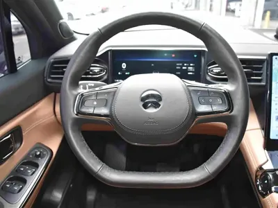 Nio ES8