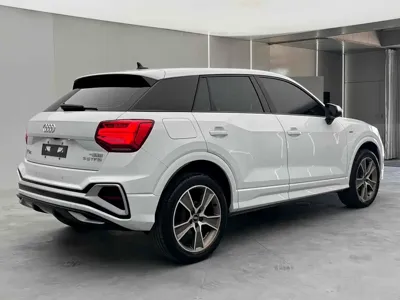 Audi Q2L