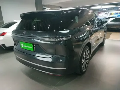 Nio ES8
