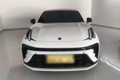 Lynk & Co 03