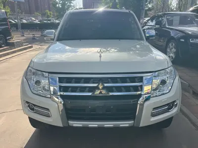 Mitsubishi Pajero (Import)