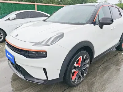 Lynk & Co 06