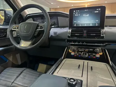Lincoln Navigator