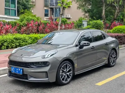 Lynk & Co 03