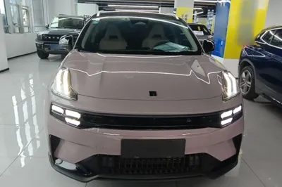 Lynk & Co 06