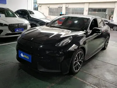Lynk & Co 03
