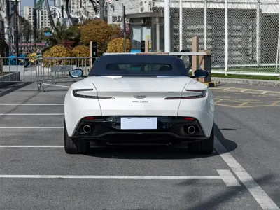Aston Martin DB11
