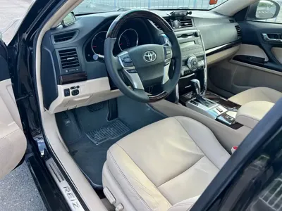 Toyota Reiz