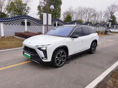 Nio ES8