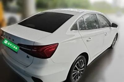 Roewe i5