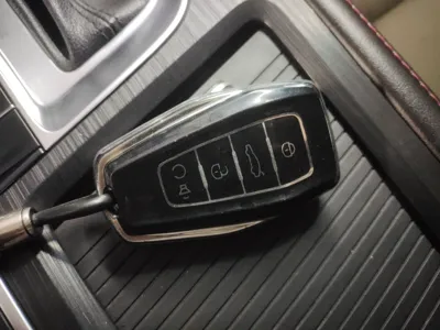 Geely Binray