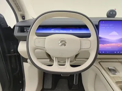 Nio ES8