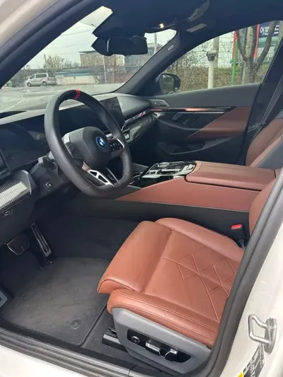 BMW i5