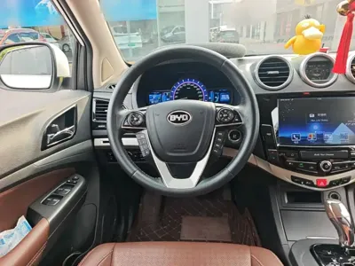 BYD S7