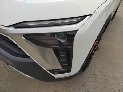 Nio ES8