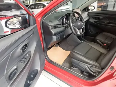 Toyota Yaris L