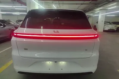 Li Auto L6