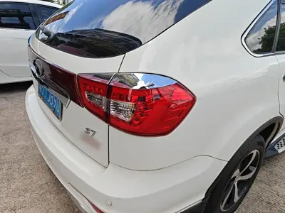 BYD S7