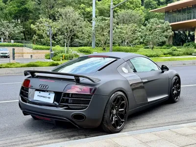 Audi R8