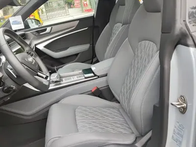 Audi A7L
