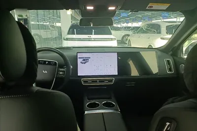 Li Auto L8