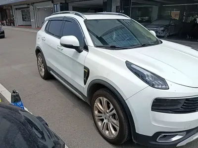 Lynk & Co 01