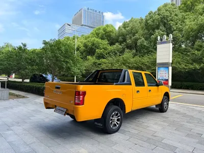 Isuzu T17
