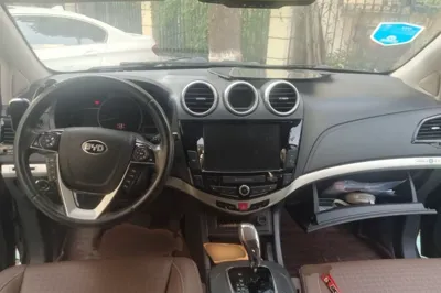 BYD S7