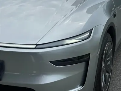 Tesla Model Y L