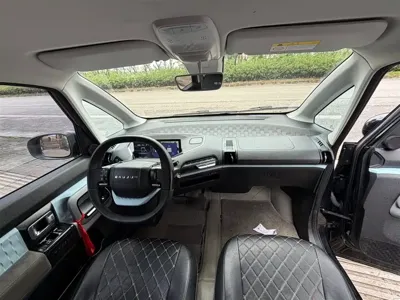 Baojun E300