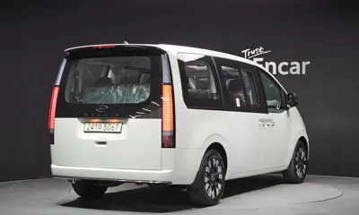 Hyundai Staria