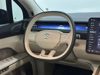 Nio ES8