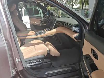 Nio ES8
