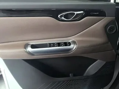 GAC Motor 传祺E8 PHEV