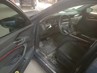 Audi e-tron (Import)