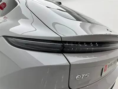 Nio ET5