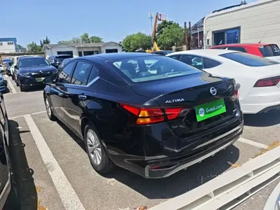 Nissan Teana