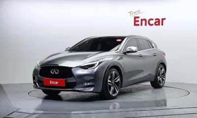 Infiniti Q30