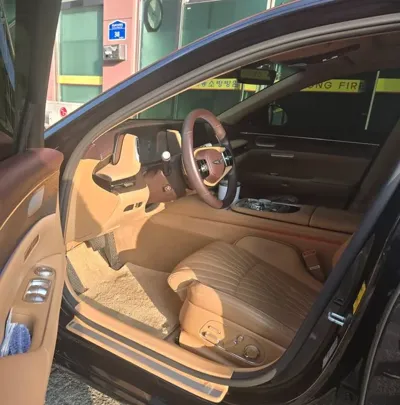 Genesis G90