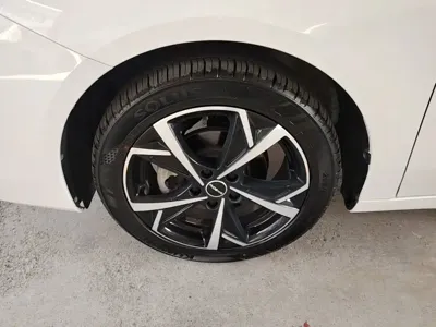 Roewe i5