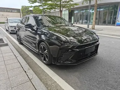 Lynk & Co 03