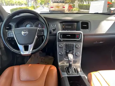 Volvo S60 (Import)