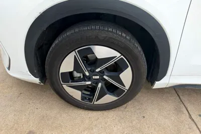 Geely Galaxy E5