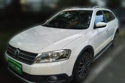 Volkswagen Cross Lavida