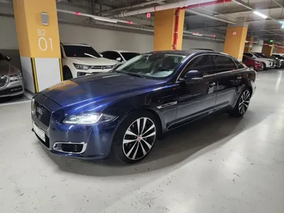 Jaguar XJ