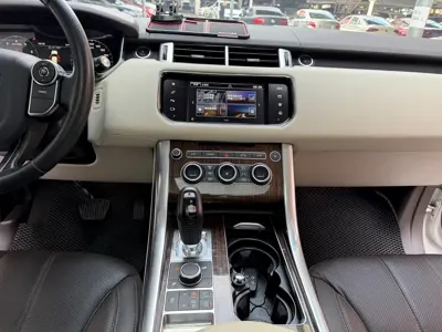 Land Rover Sport