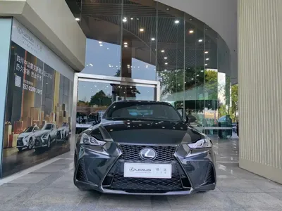 Lexus IS