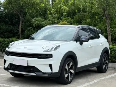 Lynk & Co 06